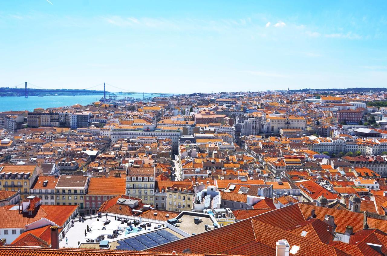 Traditional Apartment With A Terrace, Ac And Fast Internet Lisbon Exterior photo