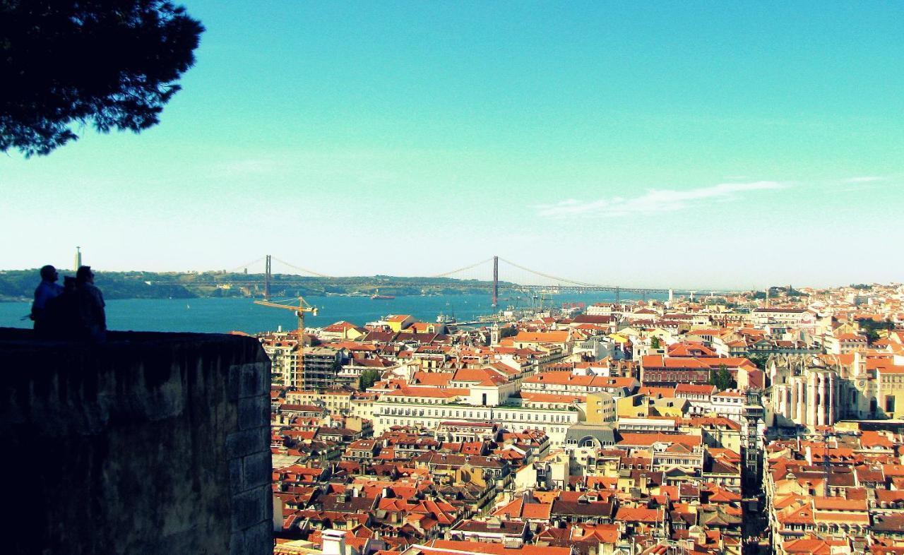 Traditional Apartment With A Terrace, Ac And Fast Internet Lisbon Exterior photo