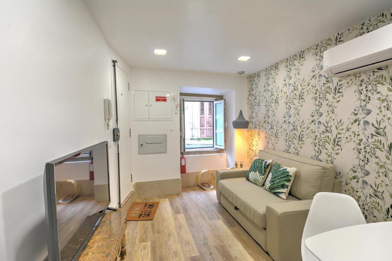 Traditional Apartment With A Terrace, Ac And Fast Internet Lisbon Exterior photo
