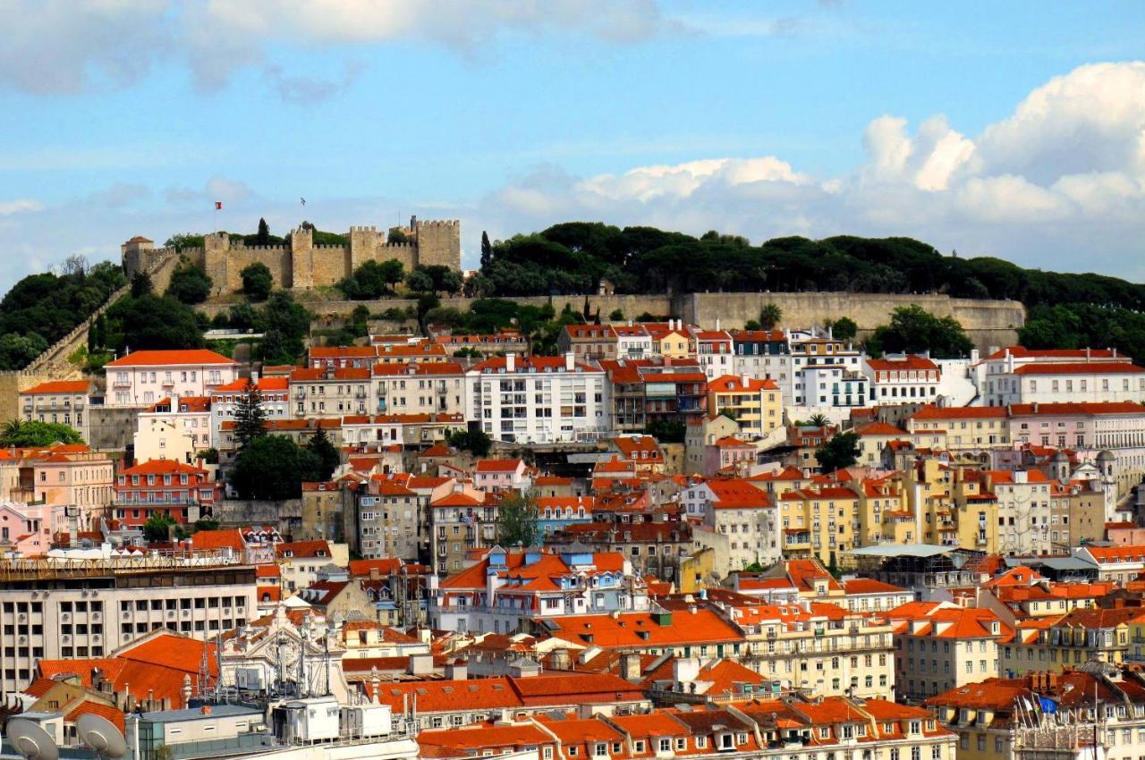 Traditional Apartment With A Terrace, Ac And Fast Internet Lisbon Exterior photo